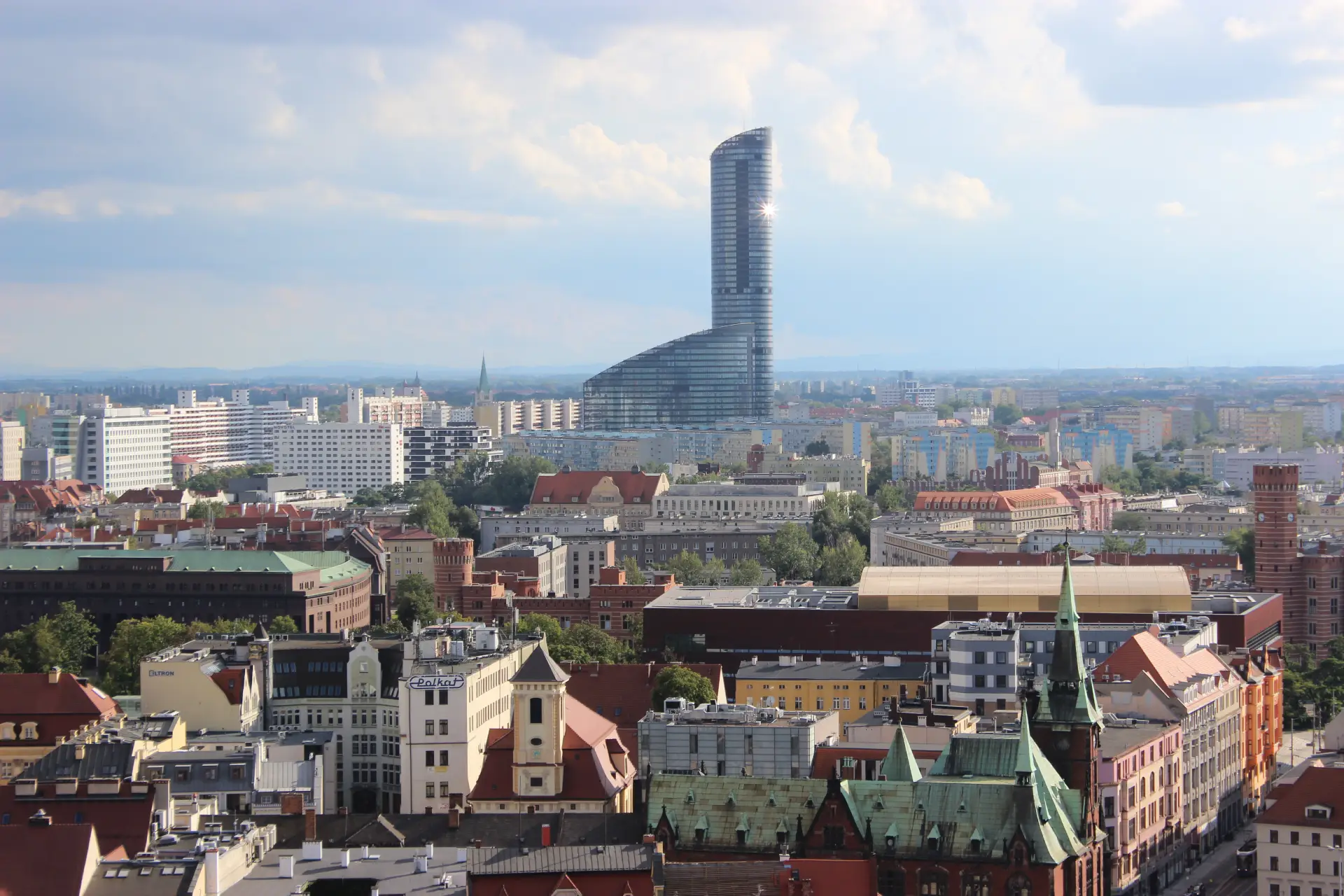 Syndyk GNB rozstrzygnął przetarg na udziały we wrocławskim biurowcu Sky Tower